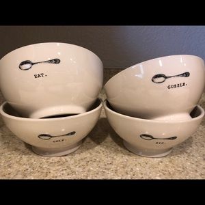 New Rae Dunn bowl set.
